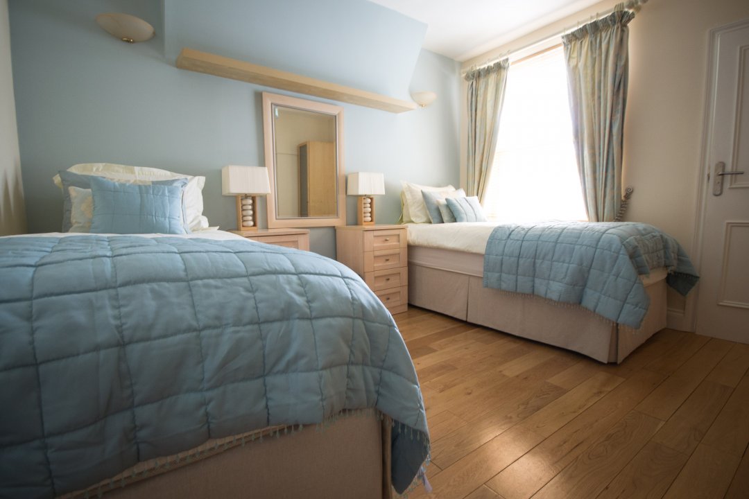 Room2